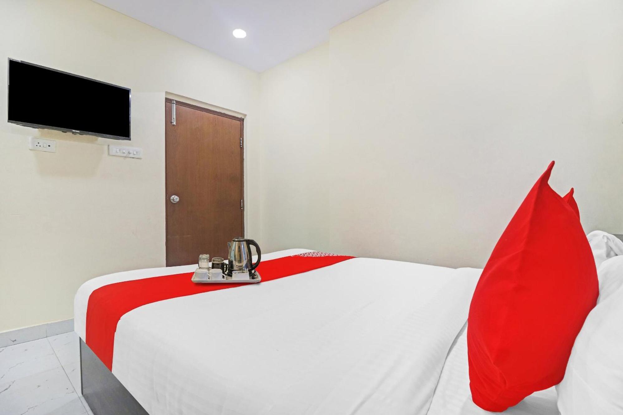 Hotel O Sri Navya Grand Near Nexus Hyderabad Eksteriør billede
