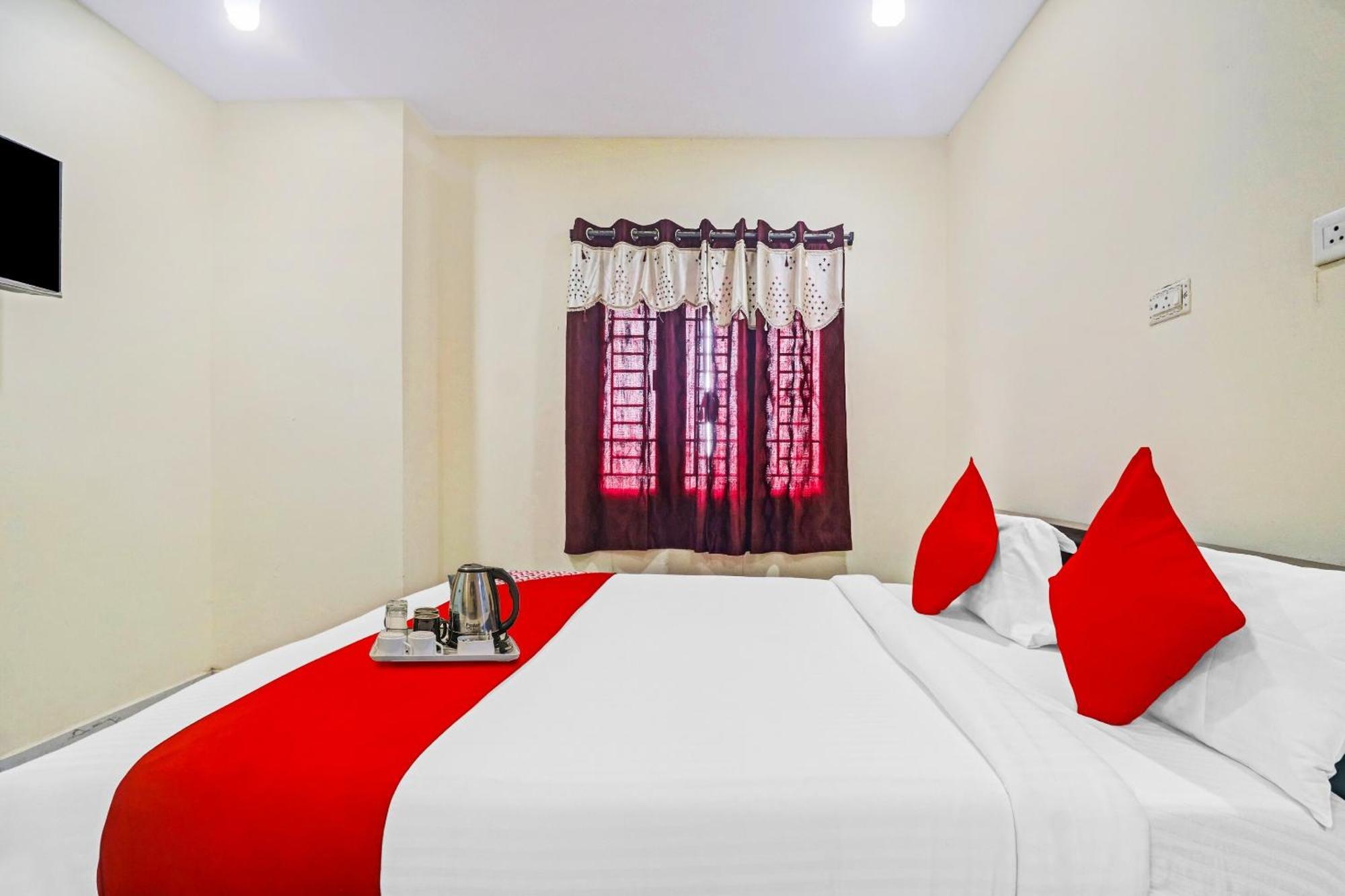 Hotel O Sri Navya Grand Near Nexus Hyderabad Eksteriør billede