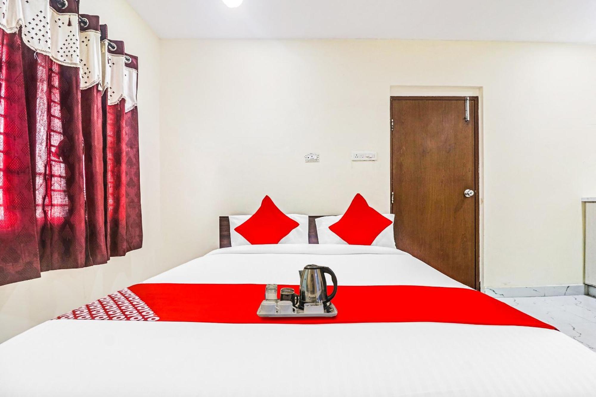 Hotel O Sri Navya Grand Near Nexus Hyderabad Eksteriør billede